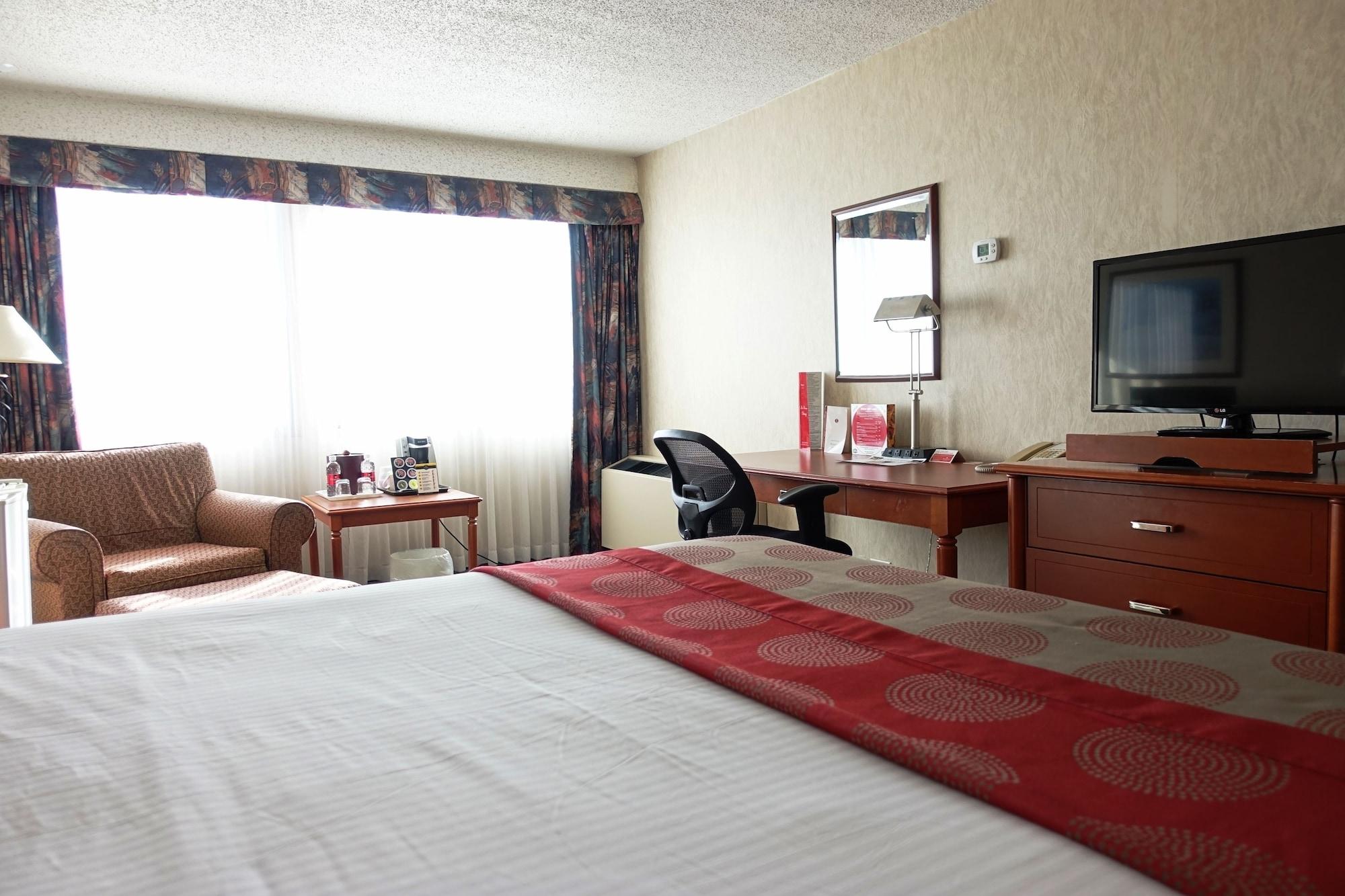 Ramada Plaza By Wyndham Regina Downtown Hotel Exterior photo