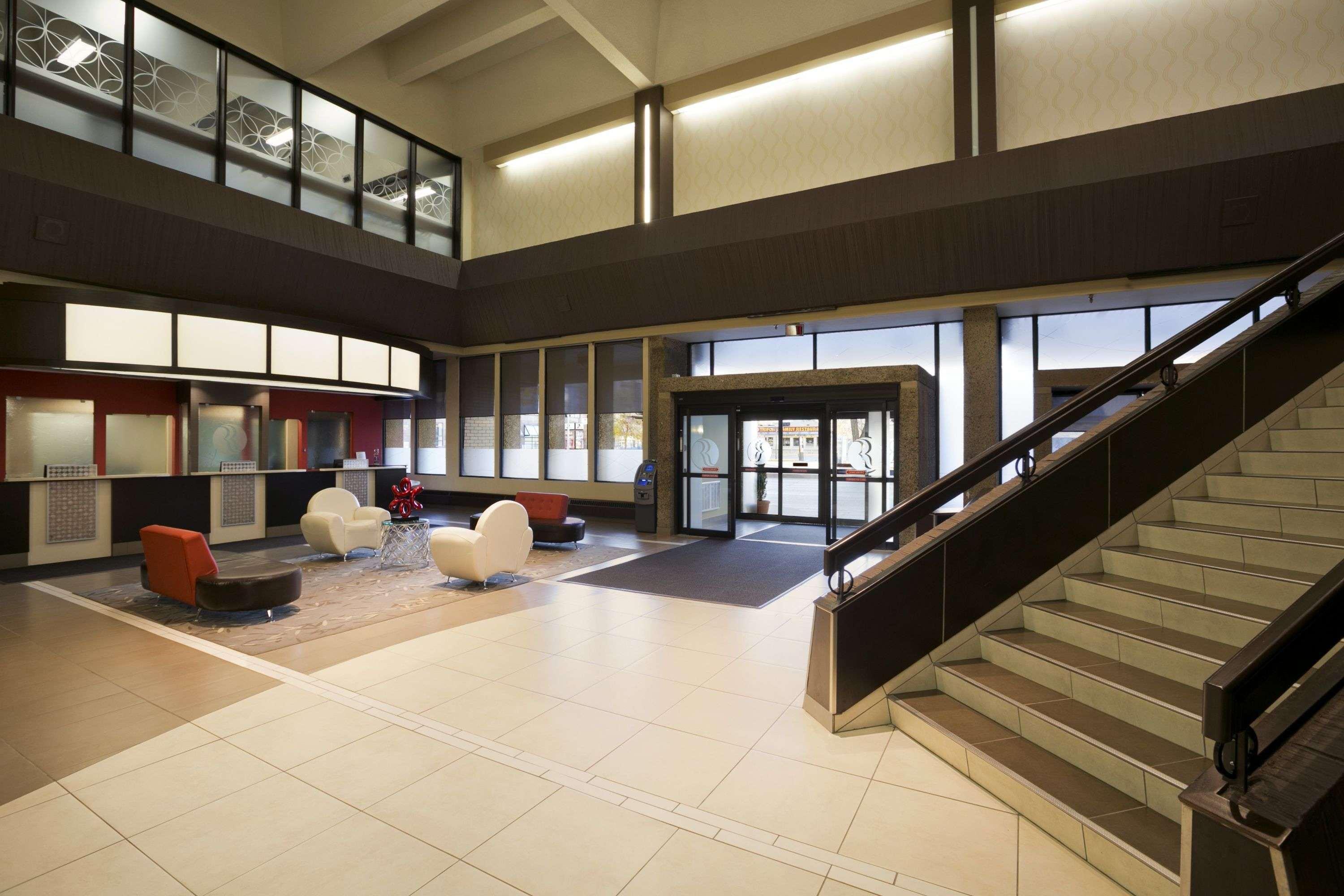 Ramada Plaza By Wyndham Regina Downtown Hotel Exterior photo