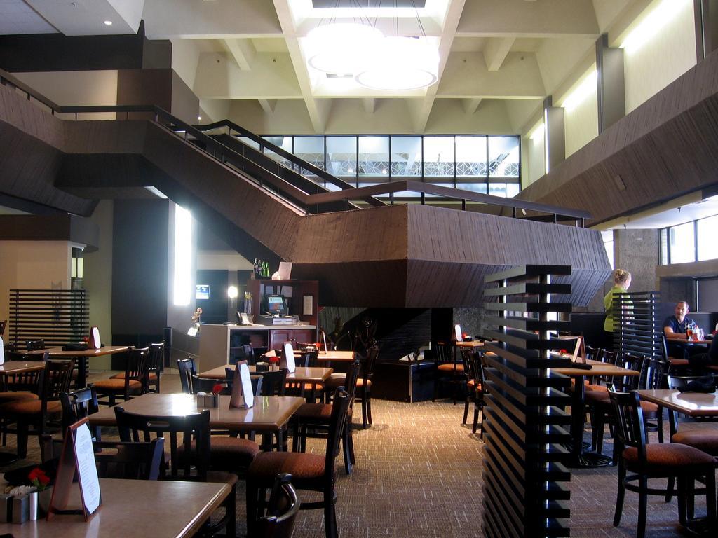 Ramada Plaza By Wyndham Regina Downtown Hotel Exterior photo